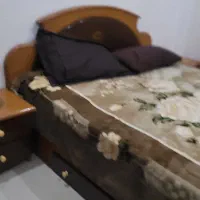 خوشخواب و دو عدد پاتختی