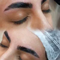 ورکشاپ تخصصی لیفت ولمینت مژه و ابرو باهزینه مناسب