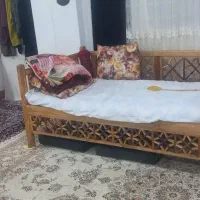 یک تخت فروشی