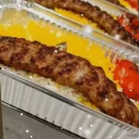 اشپز وکمک اشپز و کارگر ساده