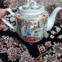 قوری چینی بزرگ وقدیمی