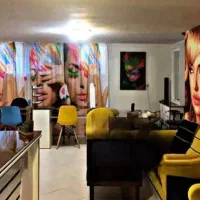 پرده آرایشگاه زنانه آرایشگرباطراحی چهره کد۲۵۵