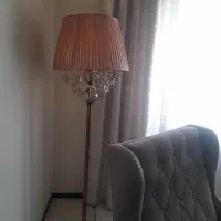 یک جفت آباژور کنار سالنی سالم ، محکم و شیک ۶ تومن