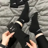 جوراب زنانه و دخترانه