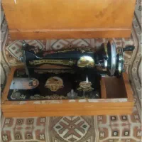 یک عدد چرخ خیاطی قدیمی جنس خوب به فروش می‌رسد