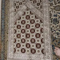 سجاده ترمه نقره‌ای سوریه ابعاد صدو ده در هفتاد نو