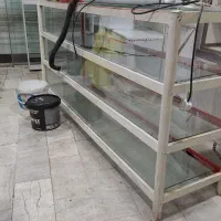 ویترین شیشه ای