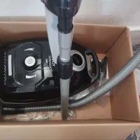 جارو برقی کندی از خانواده پاکشوما
