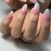 ناخنکاری تمیز وبادقت