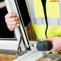 تعمیر و رگلاژ درب و پنجره یو پی وی سی upvc