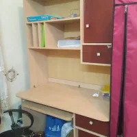 میز کامپیوتر کتابخانه