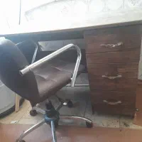 میز تحریر/ میز کامپیوتر همراه صندلی چرخ دار