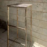 چهار پایه اهنی
