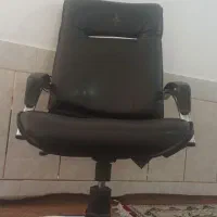 صندلی چرخدار اداری
