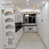 آپارتمان ۱۲۰ متر طبقه دوم حاشیه خیابان زمان توس ۷۰