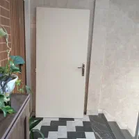 درب ورودی و اتاق خواب و سرویس
