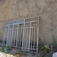 پنجره آهنی محکم بدون پوسیدگی همراه با نرده