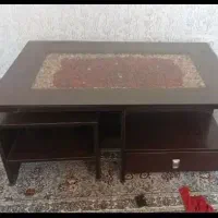 میز پذیرایی .ویک عدد تشک تخت یک نفره