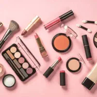 استخدام فروشنده آرایشی (خانم)