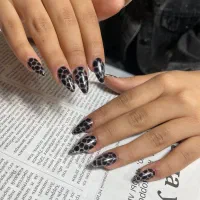 آف ویژه خدمات کاشت ناخن