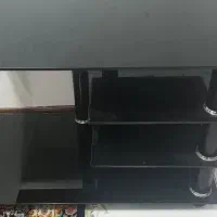میز تلویزیون‌شیشه ای
