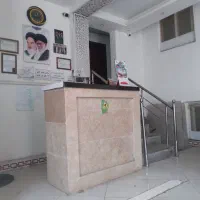 خانم خانه دار  کار در هتل