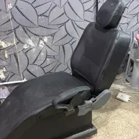 وسایل آرایشگاه میز ناخن مبل صندلی اصلاح