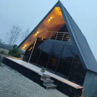 کلبه ویلایی سوییسی یک خواب دربست نزدیک ساحل