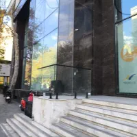 اجاره مغازه تجاری ۲۰۰ متر بر اندرزگو موقعیت بینظیر