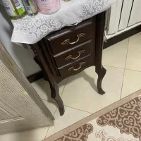 اینه و میز تلفن