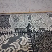 دو عدد قندان.یک عدد مرغ خوری.۵ تا استکان
