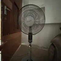 پنکه ایستاده