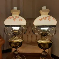یک جفت شمعدان پایه برنز