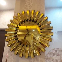 ساعت و آینه