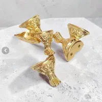 پایه فلزی چشمی