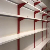 قفسه قرمز سوپرمارکت