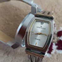 دوتا ساعت مچی یکی کارتیر