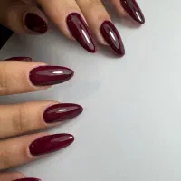 خدمات کاشت و ترمیم ناخن