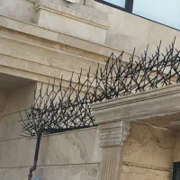 حفاظ آهنی محکم ساختمان باغ حیات