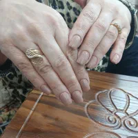 خدمات کاشت ناخن