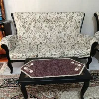 مبلمان و جلو مبلی