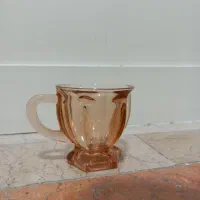 نیم لیوان و فنجون