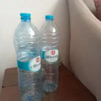 بطری آب معدنی.