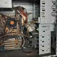 کیس و مانیتور داری بخون