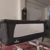 تخت کنار مادر