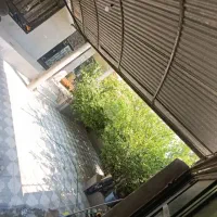 خونه ویلایی درب حیاط درب به ساختمان
