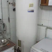 آبگرمکن ایستاده خیلی قدیمی اما در حد