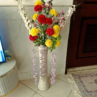 گل مصنوعی و گلدان