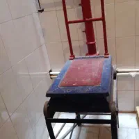 باسکول قدیمی ۱۰۰ کیلویی