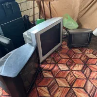 ۳ تا تلویزیون از ۱۴ اینچ تا ۲۱ اینچ